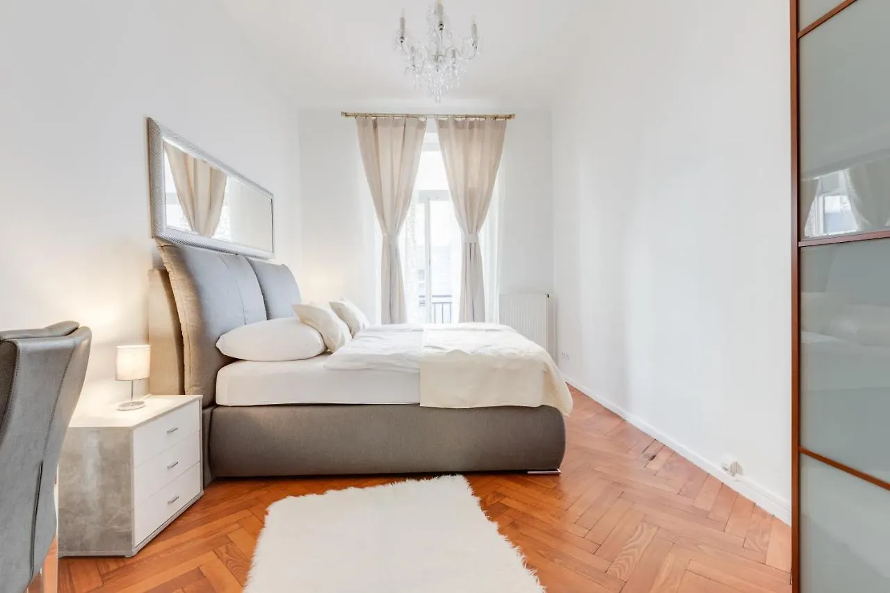 Luxury Riverside Apartments In The Center Of Prague