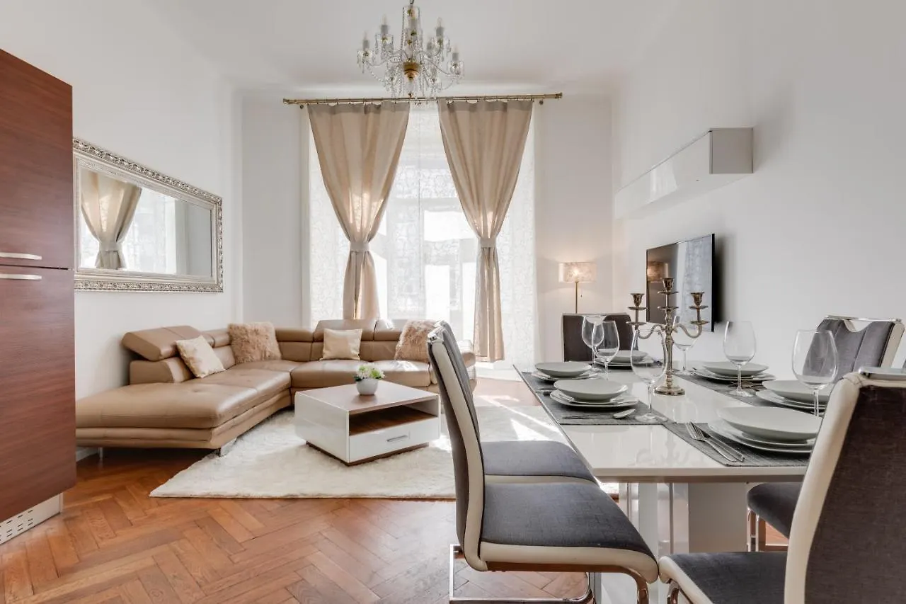 Luxury Riverside Apartments In The Center Of Prague