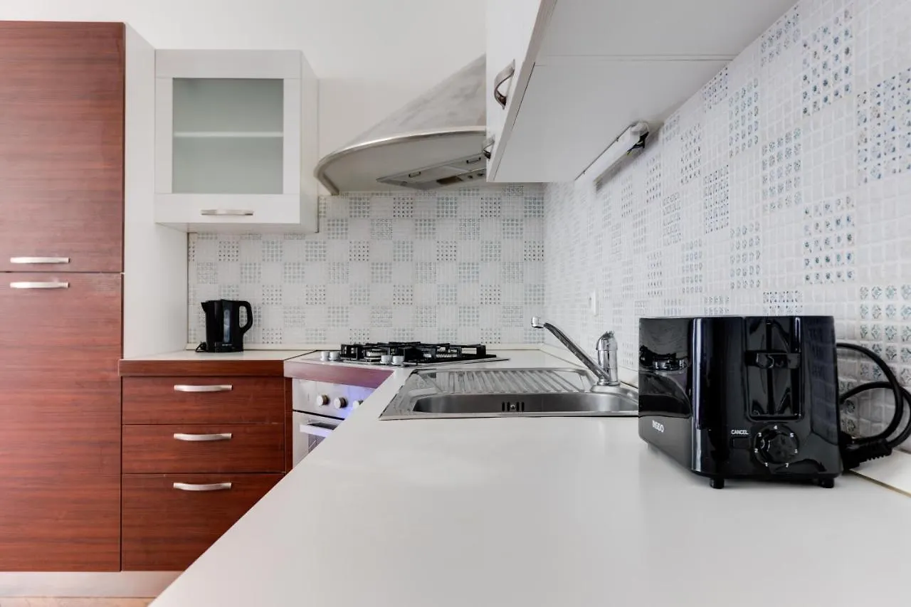 Luxury Riverside Apartments In The Center Of Prague