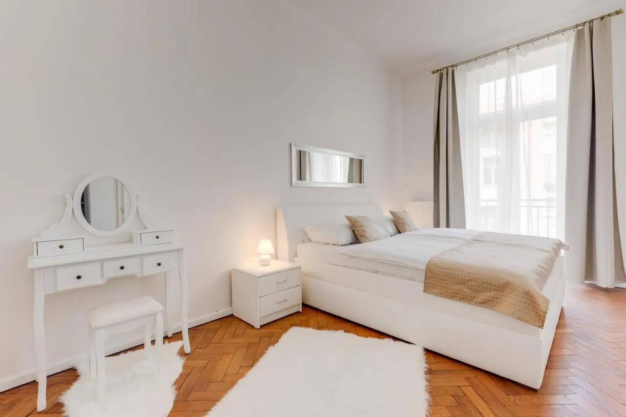 Luxury Riverside Apartments In The Center Of Prague