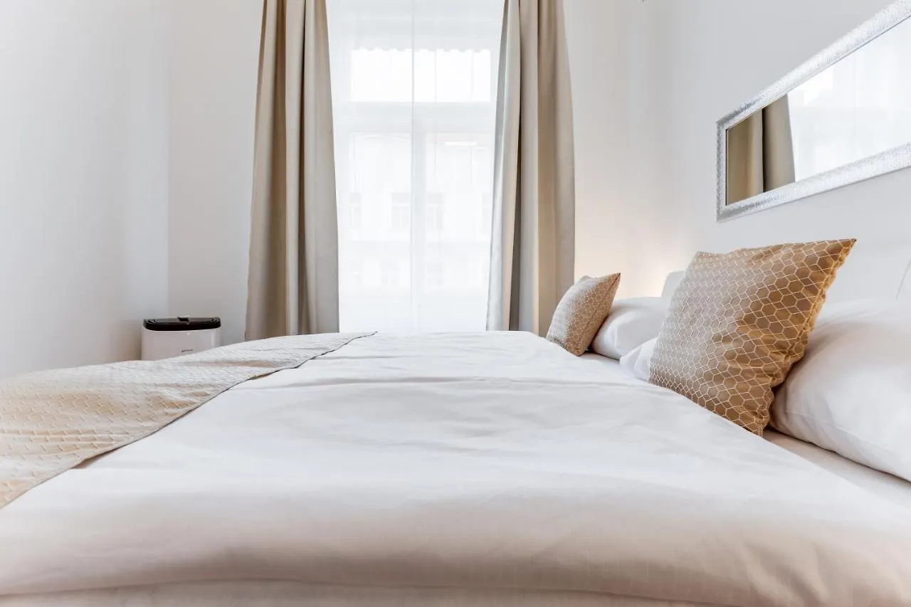 Luxury Riverside Apartments In The Center Of Prague