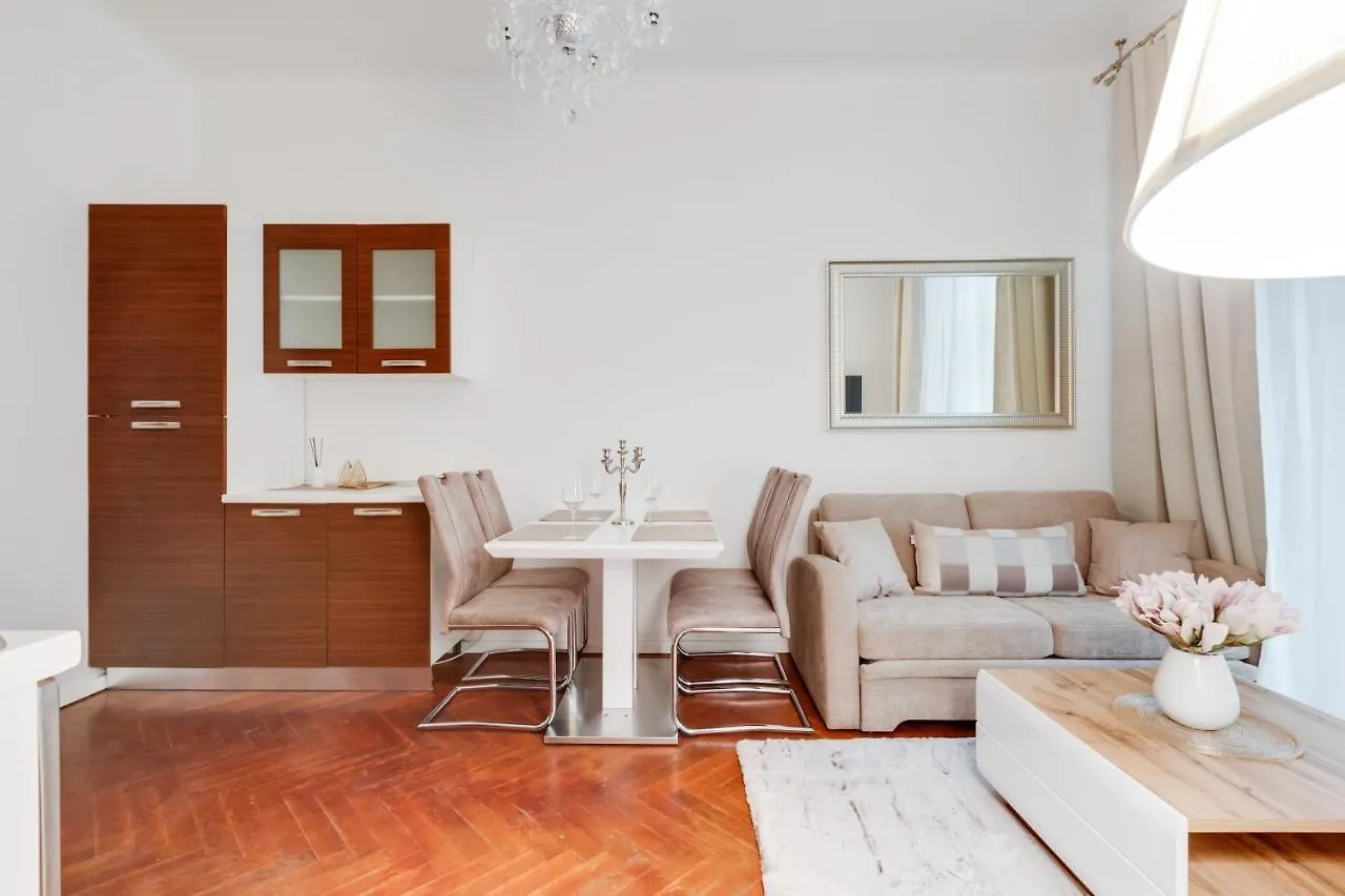 Luxury Riverside Apartments In The Center Of Prague