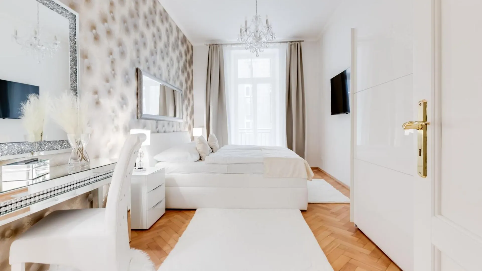 Luxury Riverside Apartments In The Center Of Prague