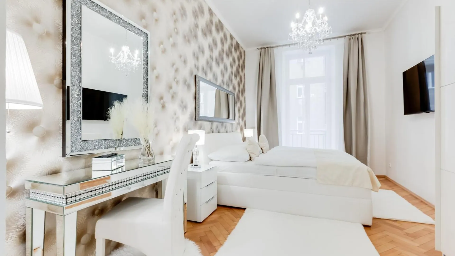 Luxury Riverside Apartments In The Center Of Prague