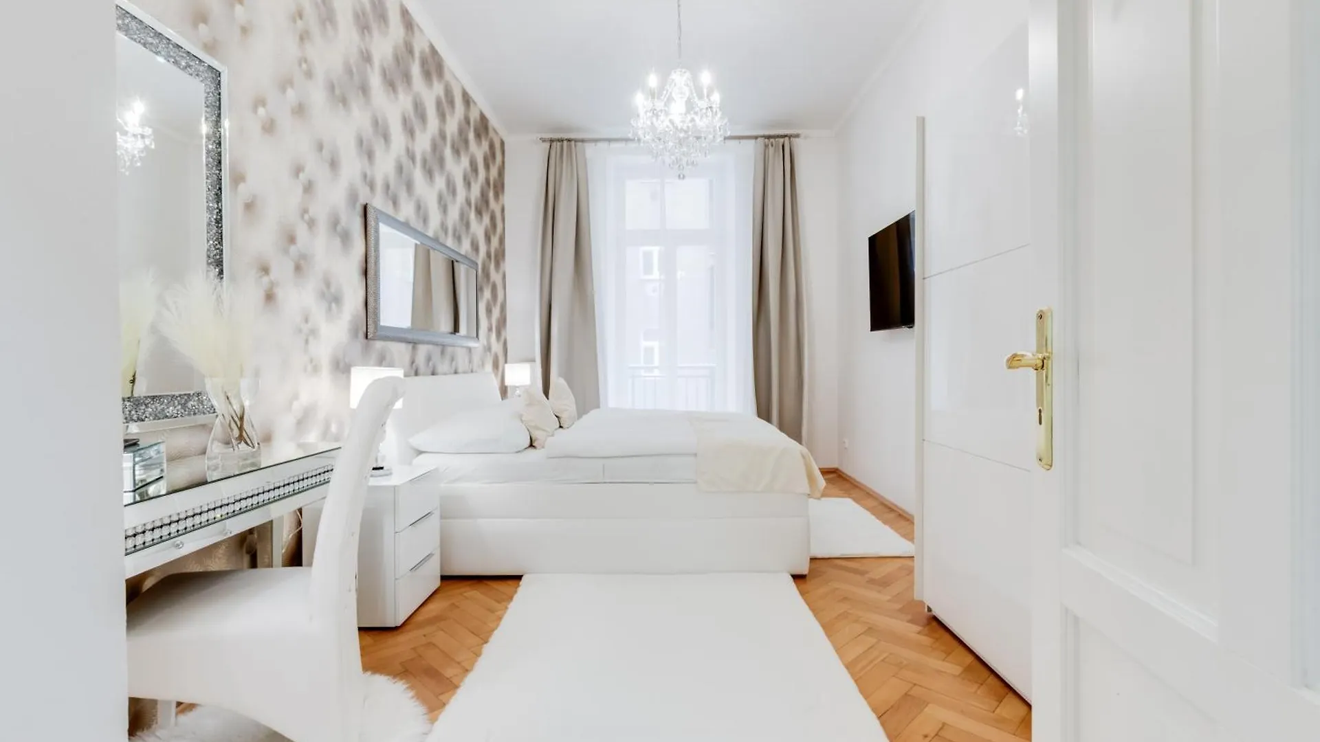 Luxury Riverside Apartments In The Center Of Prague