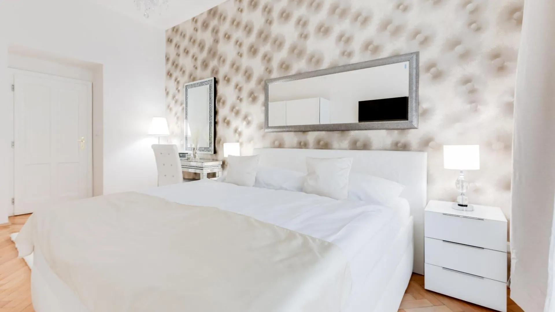 Luxury Riverside Apartments In The Center Of Prague