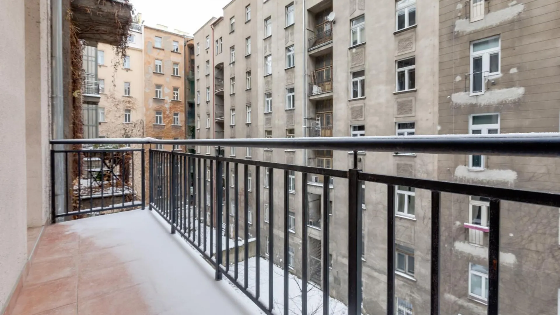 Luxury Riverside Apartments In The Center Of Prague 0*,