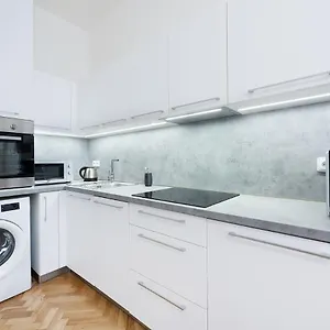 Apartman Roof, Prága