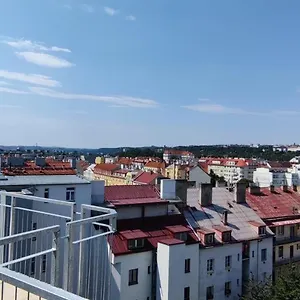 Penthouse # 81 With Panoramic View In Elite Rezidence With Free Parking Praga