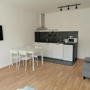 Apartman Brand New #62 With Free Secure Parking In The Center, Prága