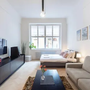 Old Town Square Luxury Apartamento