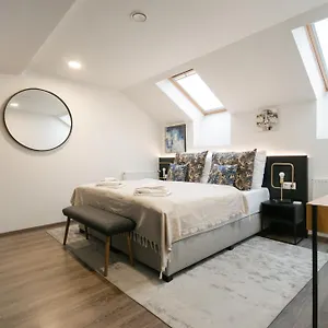 Coru House براغ