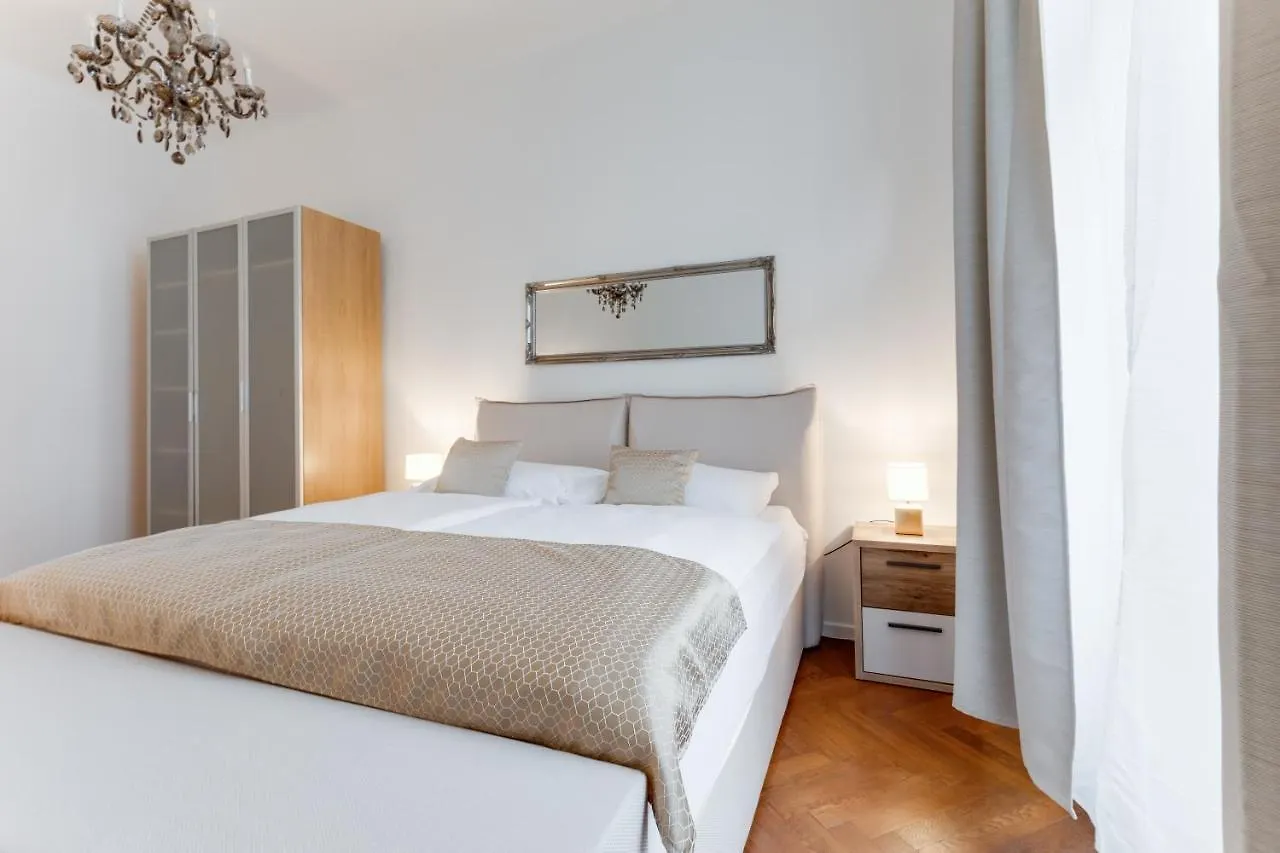 Luxury Riverside Apartments In The Center Of Prag Çek Cumhuriyeti