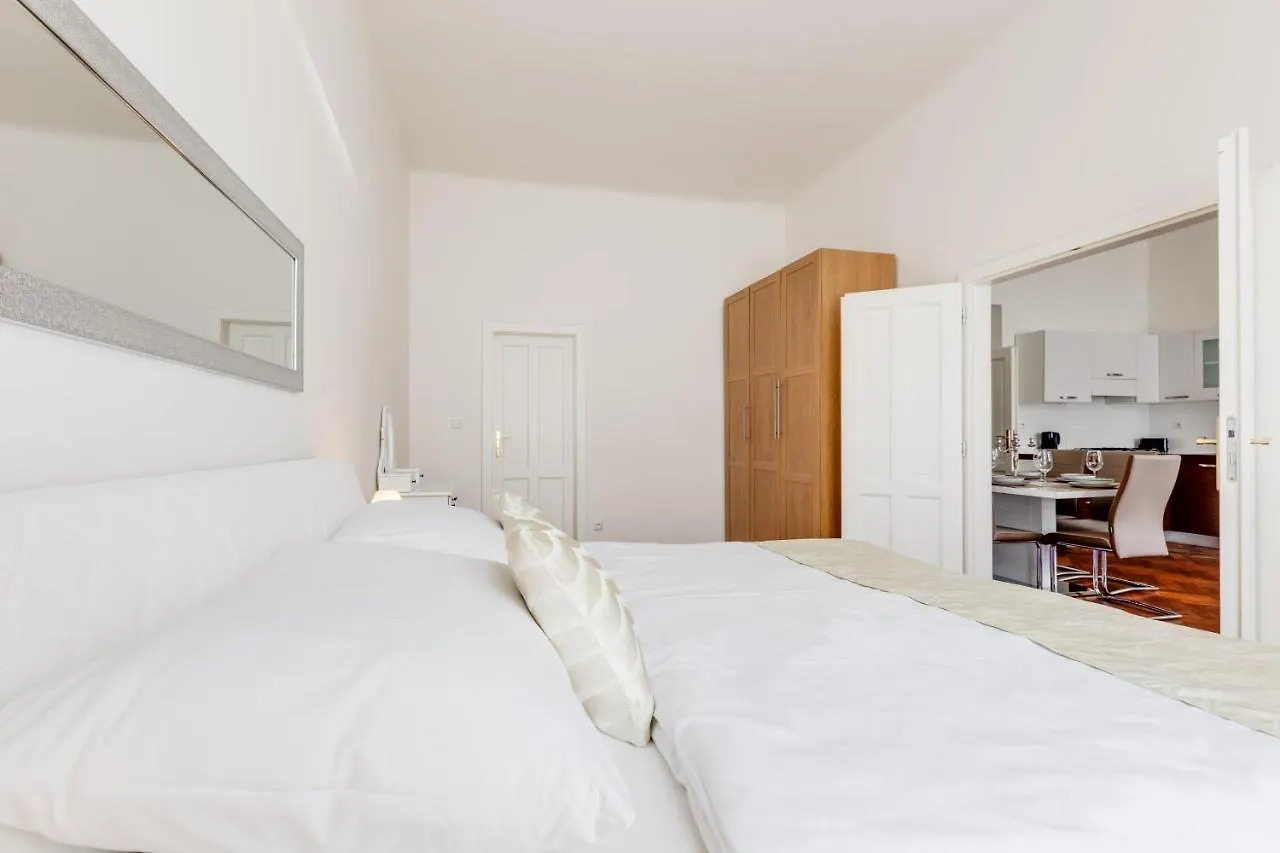 Luxury Riverside Apartments In The Center Of Prag