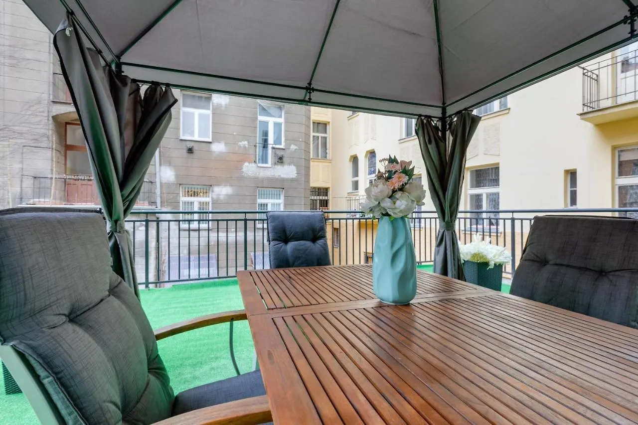 Luxury Riverside Apartments In The Center Of Prag
