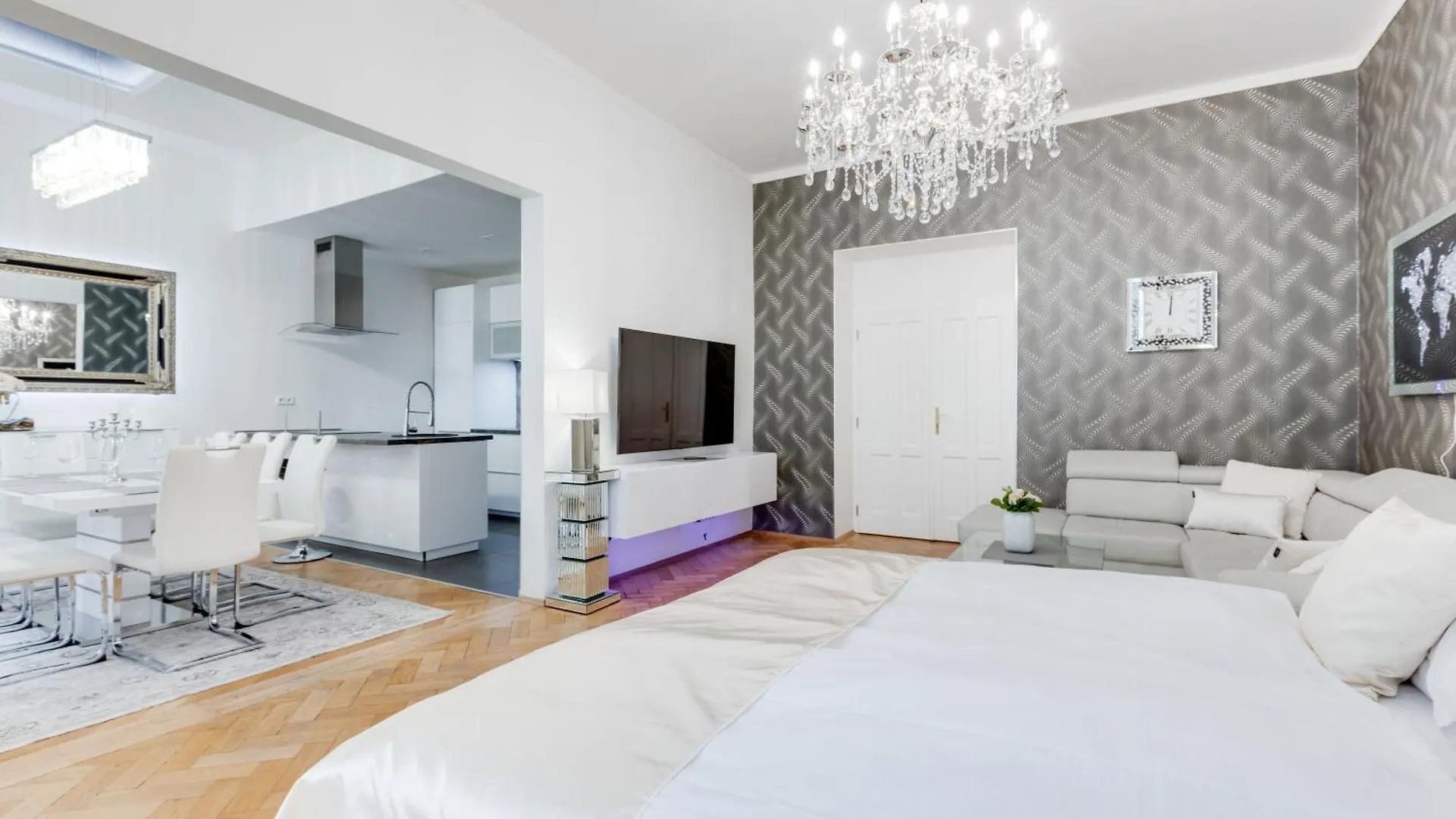 Luxury Riverside Apartments In The Center Of Prag 0*,  Çek Cumhuriyeti
